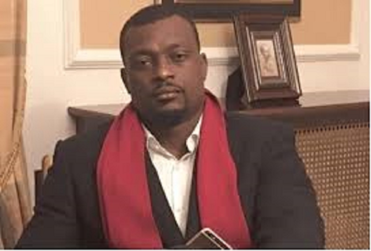 Francis Mvemba : « Le Goat veut parler à tous ses élèves » ; l’ex de Coco Émilia fait une grande annonce et embrase la toile (photo)