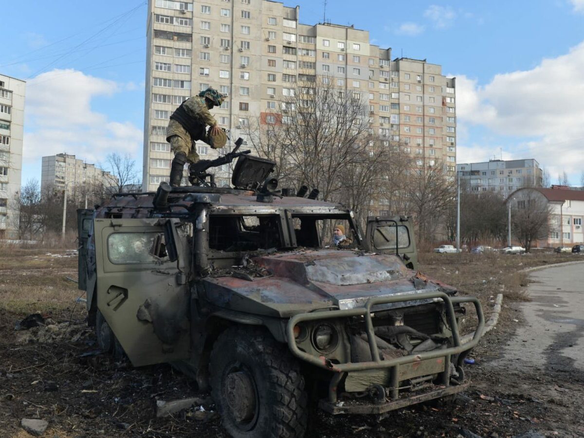 Guerre en Ukraine :  »Les commandants de Poutine massacrent leurs soldats blessés, au lieu de les faire soigner »