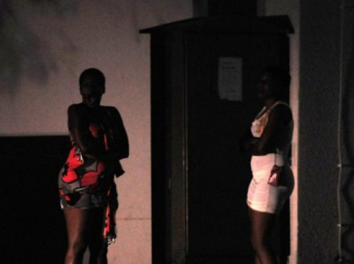 Drame : une prostituée croise par mégarde son père comme client ; ce dernier s’évanouit (vidéo)