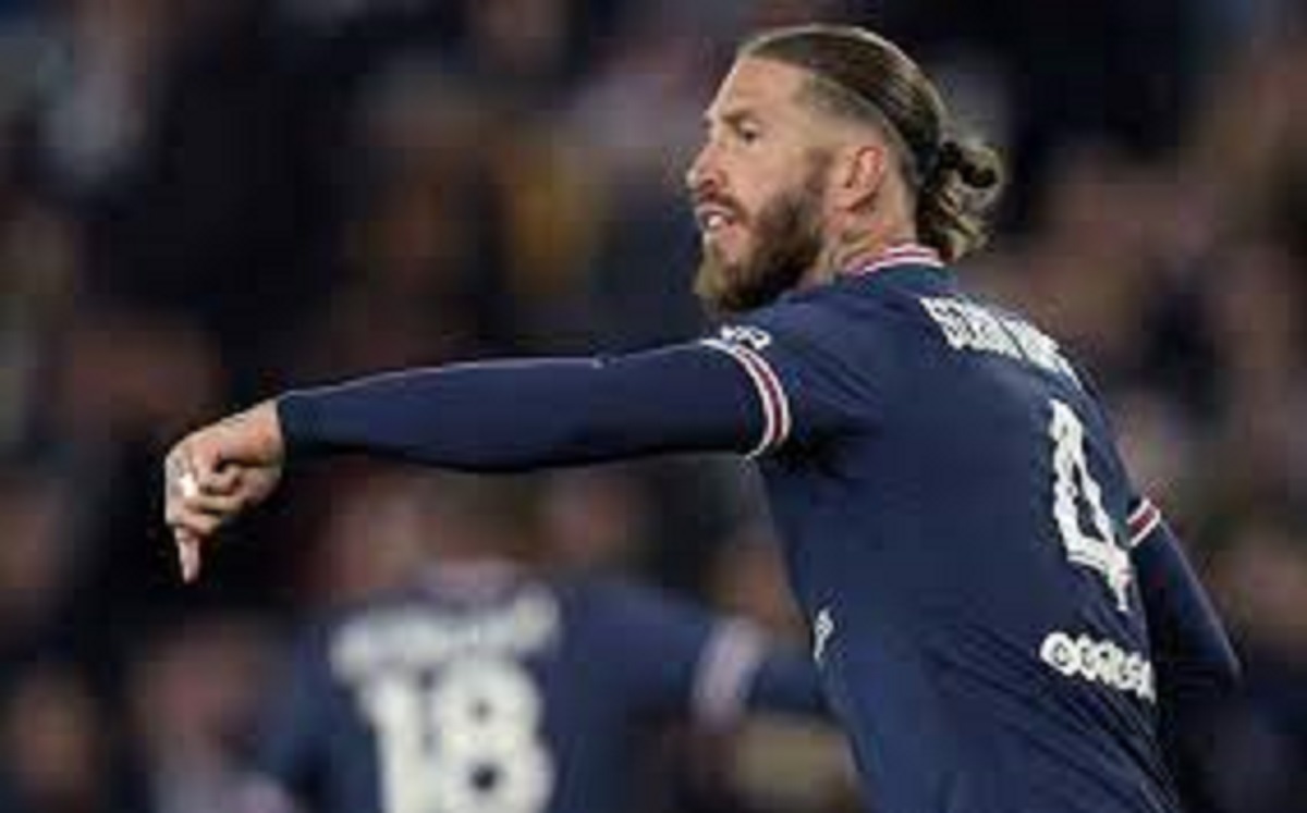 Sergio Ramos : « Mon entraîneur m’a toujours dit… Si le ballon passe, le joueur ne passe pas. Et si le ballon passe, le joueur… »