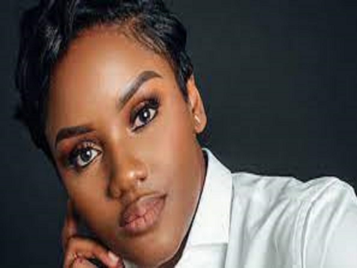 Nathalie Koah surchauffe la toile : l’ex d’Eto’o voyage en classe affaires et se filme en train de… (vidéo)