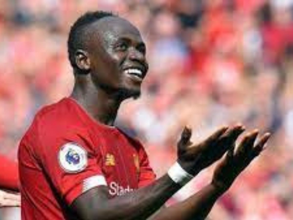 Ramadan 2022 : la tenue de Sadio Mané pour la prière fait le buzz (photo)