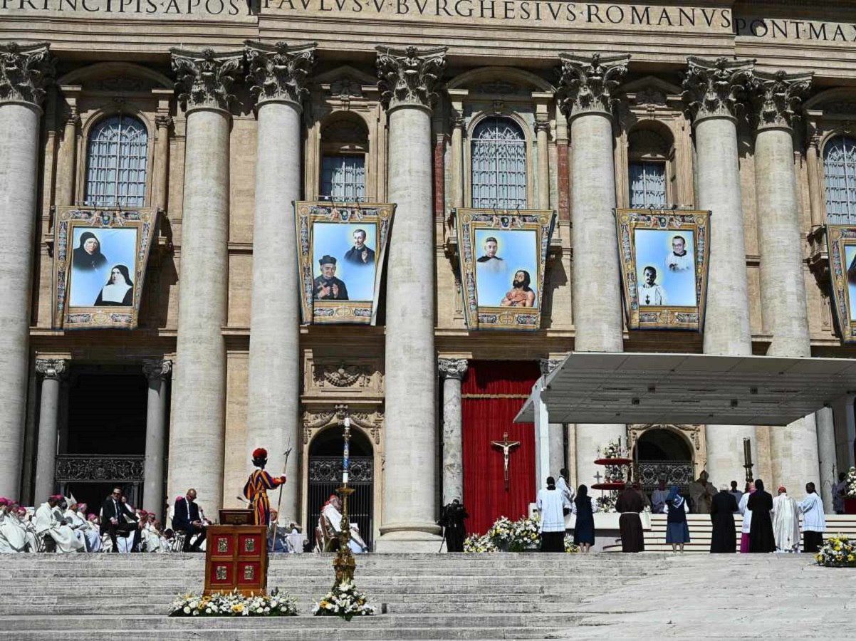 Religion : 10 nouveaux saints catholiques proclamés par le pape François