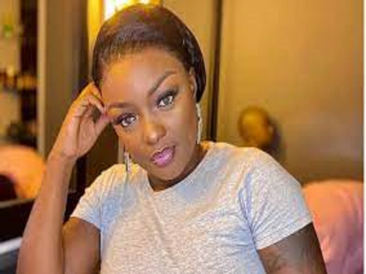 Shan’L dans son élément : une nouvelle photo sulfureuse de la chanteuse enflamme le web