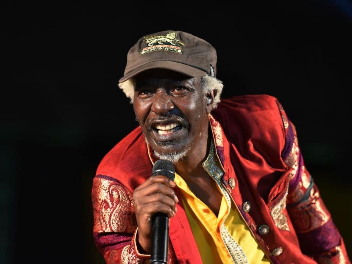 Stars : la surprise d’Alpha Blondy à « sa fille » restauratrice, elle n’en revient pas (photos)