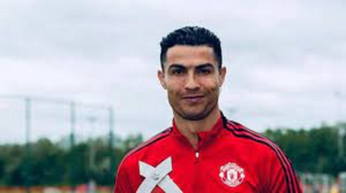 Cristiano Ronaldo :  »Je suis heureux d’être ici »; le footballeur n’envisage pas de quitter Manchester United