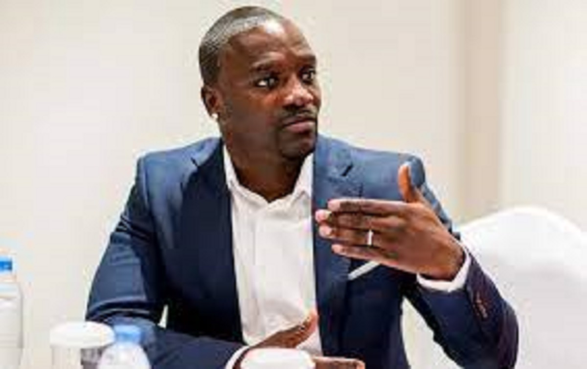 Akon : « Wizkid est une star née, Davido était défavorisé… » (vidéo)