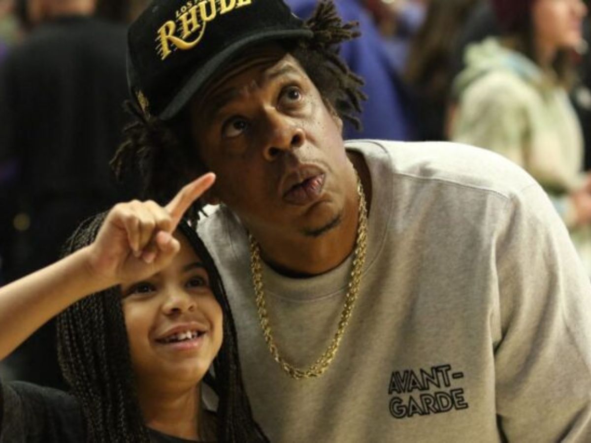 Blue Ivy encore métamorphosée : Après Rihanna, la fille de Beyoncé ressemble maintenant à… (photo)
