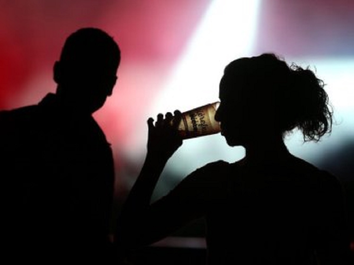 Comment savoir si votre boisson a été droguée ? Une étudiante a trouvé la solution…