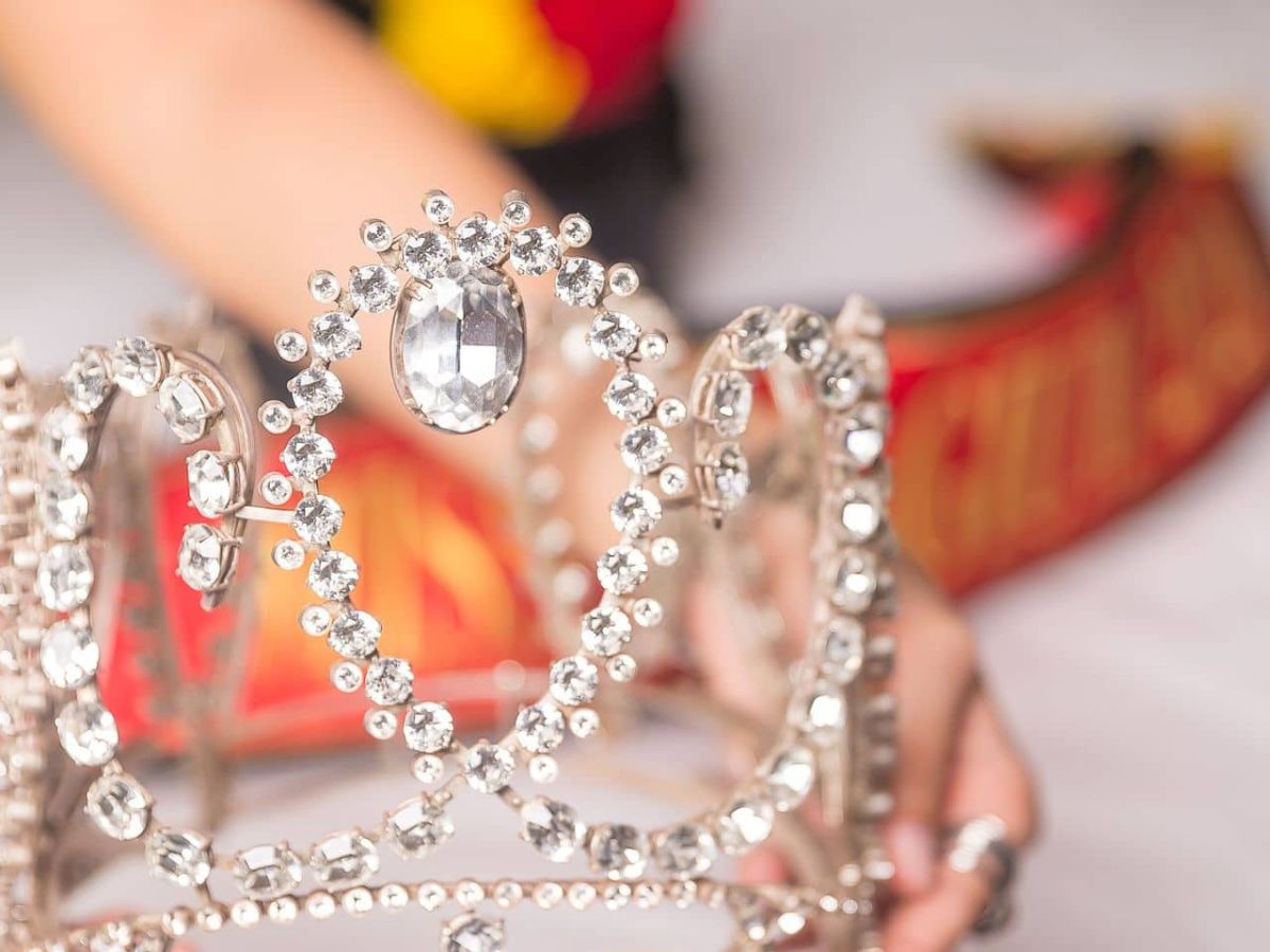 De la couronne à la prison : une ex-Miss derrière les barreaux