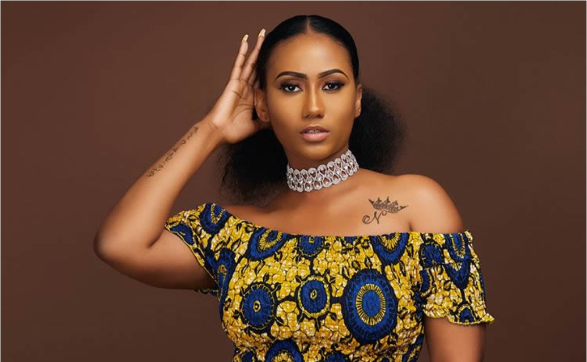 Hajia 4Real : l’influenceuse ghanéenne fait sensation en ligne avec un bikini au crochet (photos)