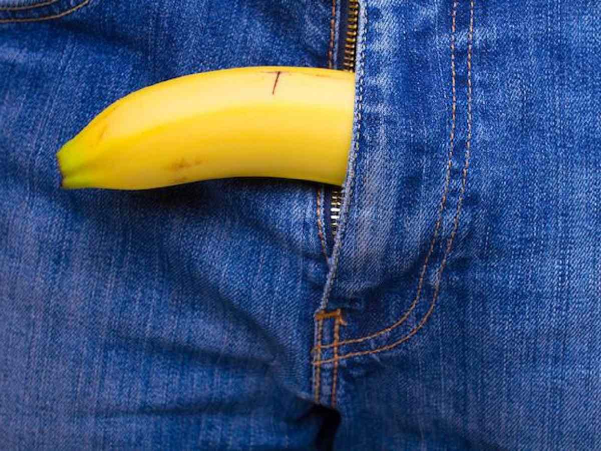 Inédit : un professeur expose son p*nis en érection en pleine conférence
