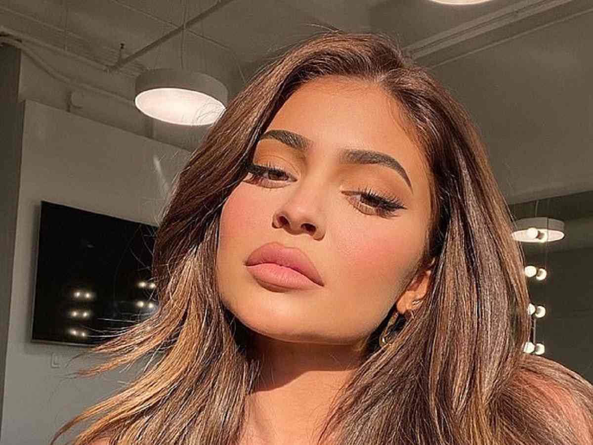 « Libérez les tétons » : Kylie Jenner se joue d’Instagram et se dévoile à moitié nue (photo)