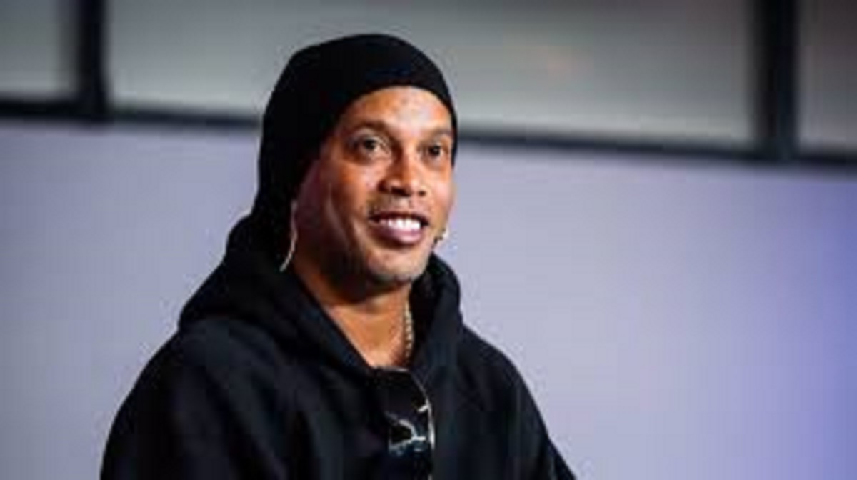 Ronaldinho : la légende de football valide l’attaque de Liverpool