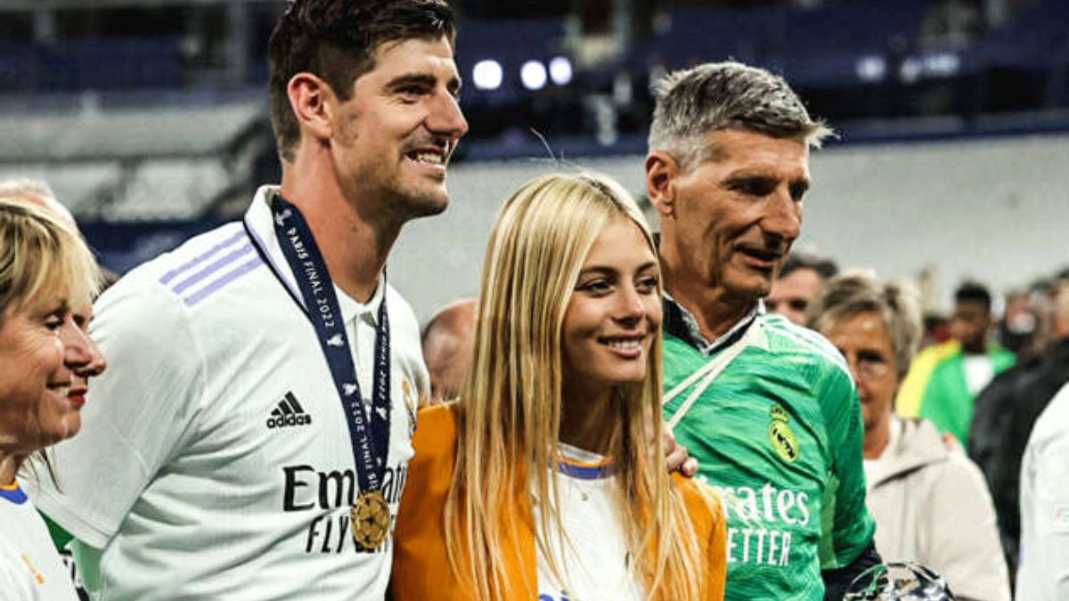 Thibaut Courtois fiancé : « Oui à une vie entière avec toi » ; la star du Real Madrid fait sa demande en mariage à une top model (photo)