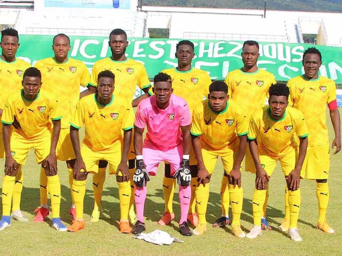 Togo :  »Comment on peut s’échauffer comme ça et espérer gagner un match ? », cette photo des Éperviers en plein entraînement fait jaser