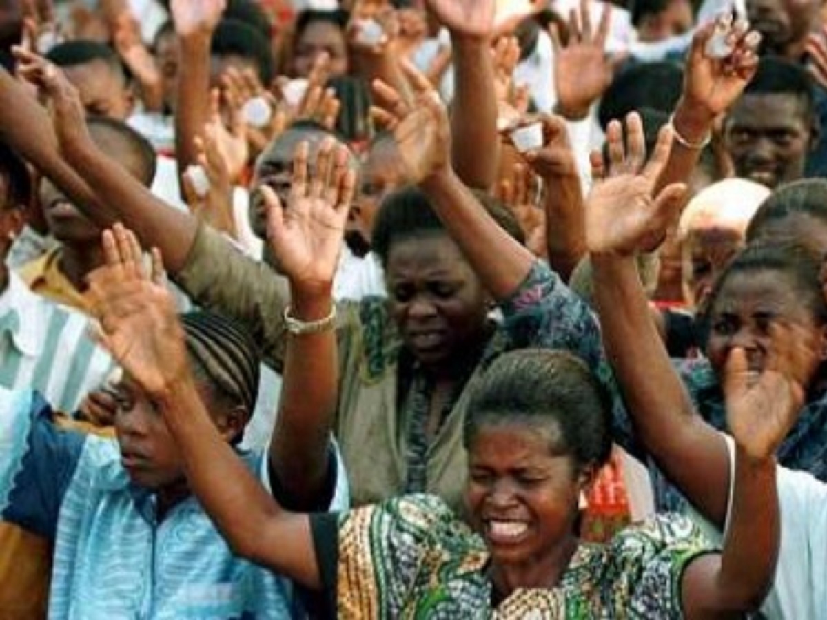 Nigeria : une seule maison avec 9 églises diverses ; chacune avec ses fidèles (photo)