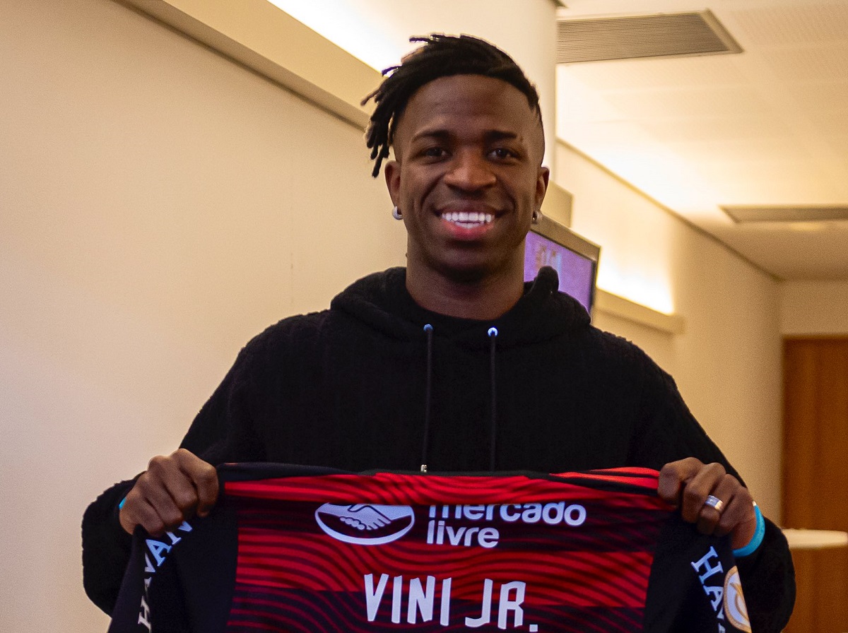 Vinícius Junior surprend : Le joueur a-t-il quitté le Real Madrid pour son ancien club ? (photo)