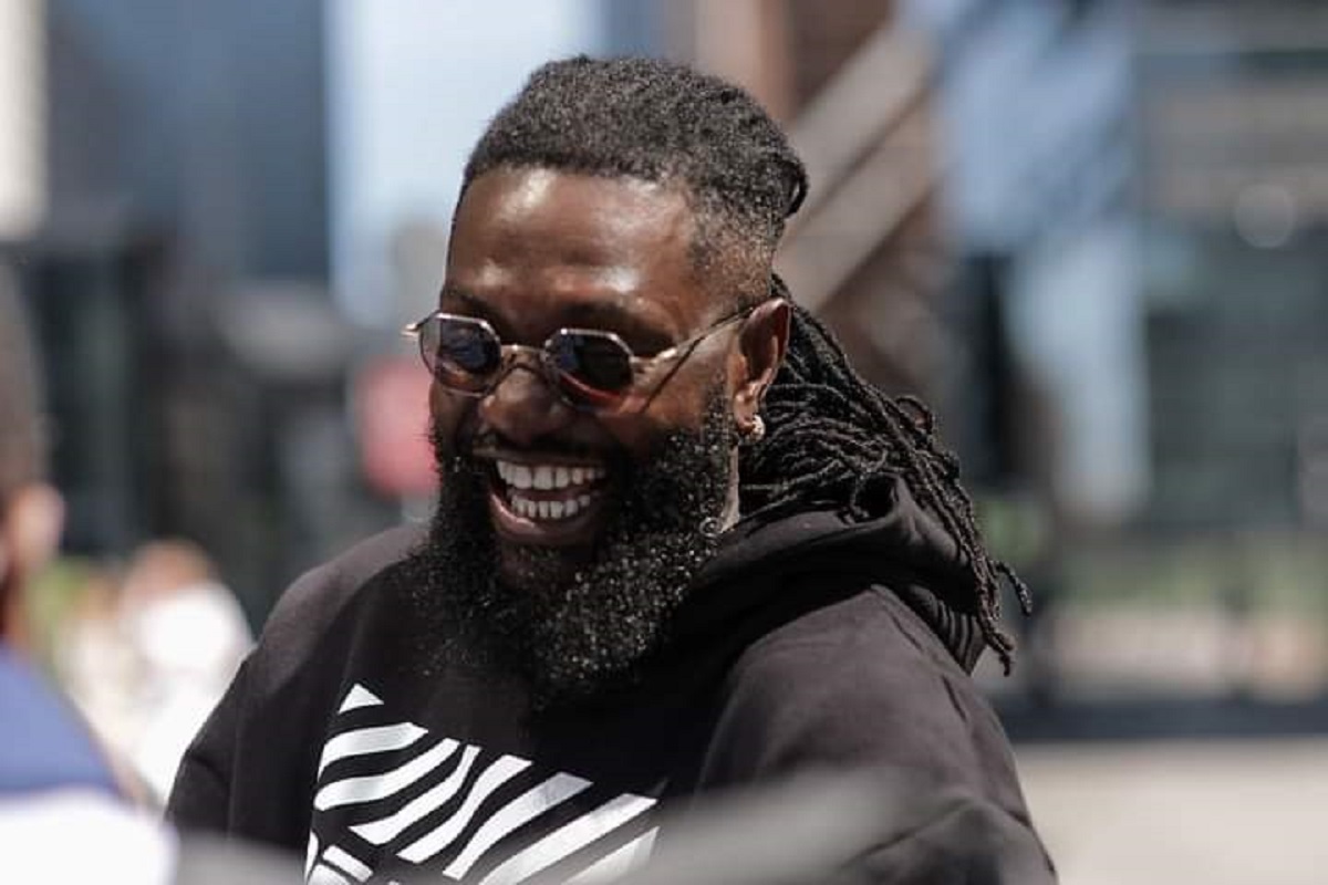Étranges révélations : pourquoi Emmanuel Adebayor avait organisé une « fête » le jour de la mort de son père ?