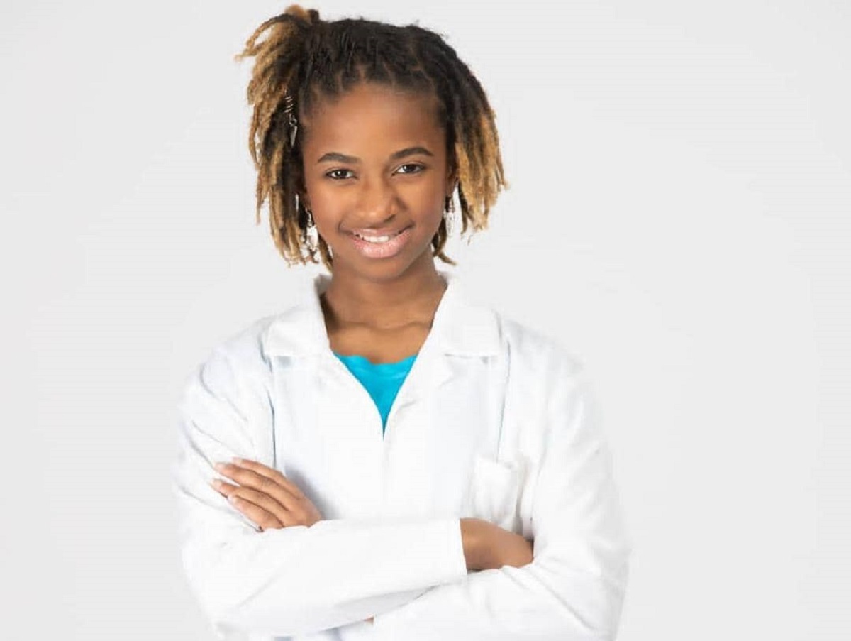 Alena Analeigh : à 13 ans, elle devient la plus jeune Noire à être admise en faculté de médecine au monde