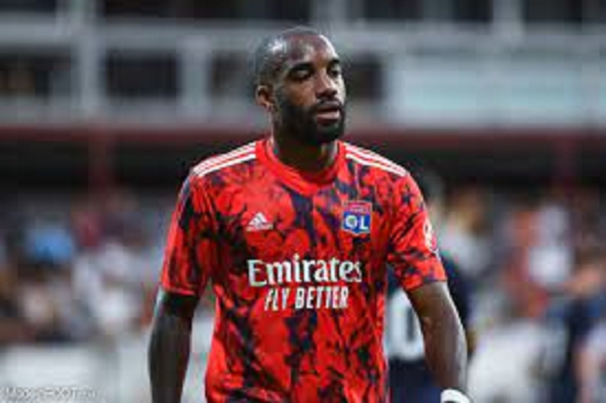 Alexandre Lacazette : l’ex-Gunner victime d’une violente attaque de guêpes