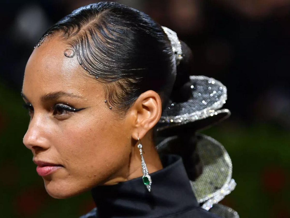 Alicia Keys à 17 ans, un « mélange de Depay et Xavi Simons » ? Le cliché qui déchaîne les internautes (photo)