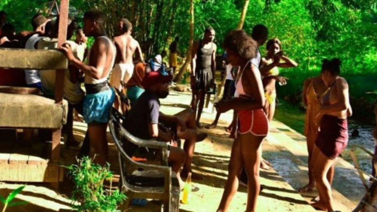 Congo : décès d’une fille en pleine p@r­touze dans l’eau lors d’une soirée maillot de bain