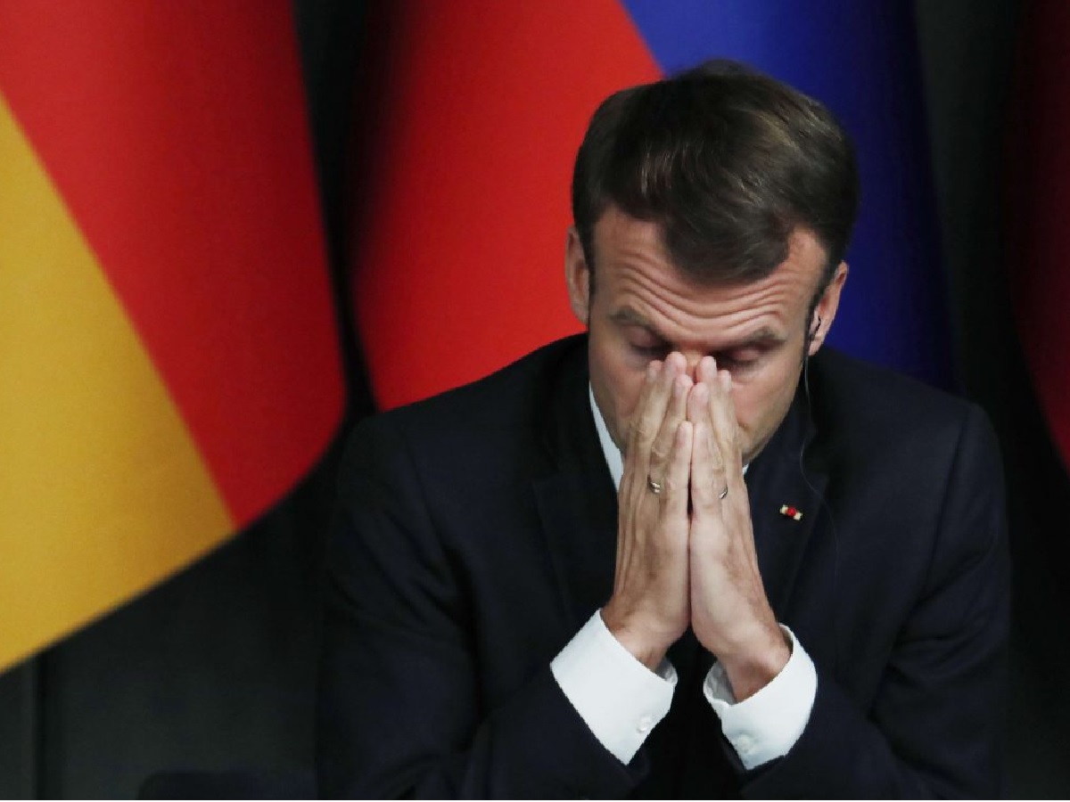 « Ne me touchez pas, vous me salissez », Emmanuel Macron humilié par un ministre du Bénin ? La vidéo fait mouche