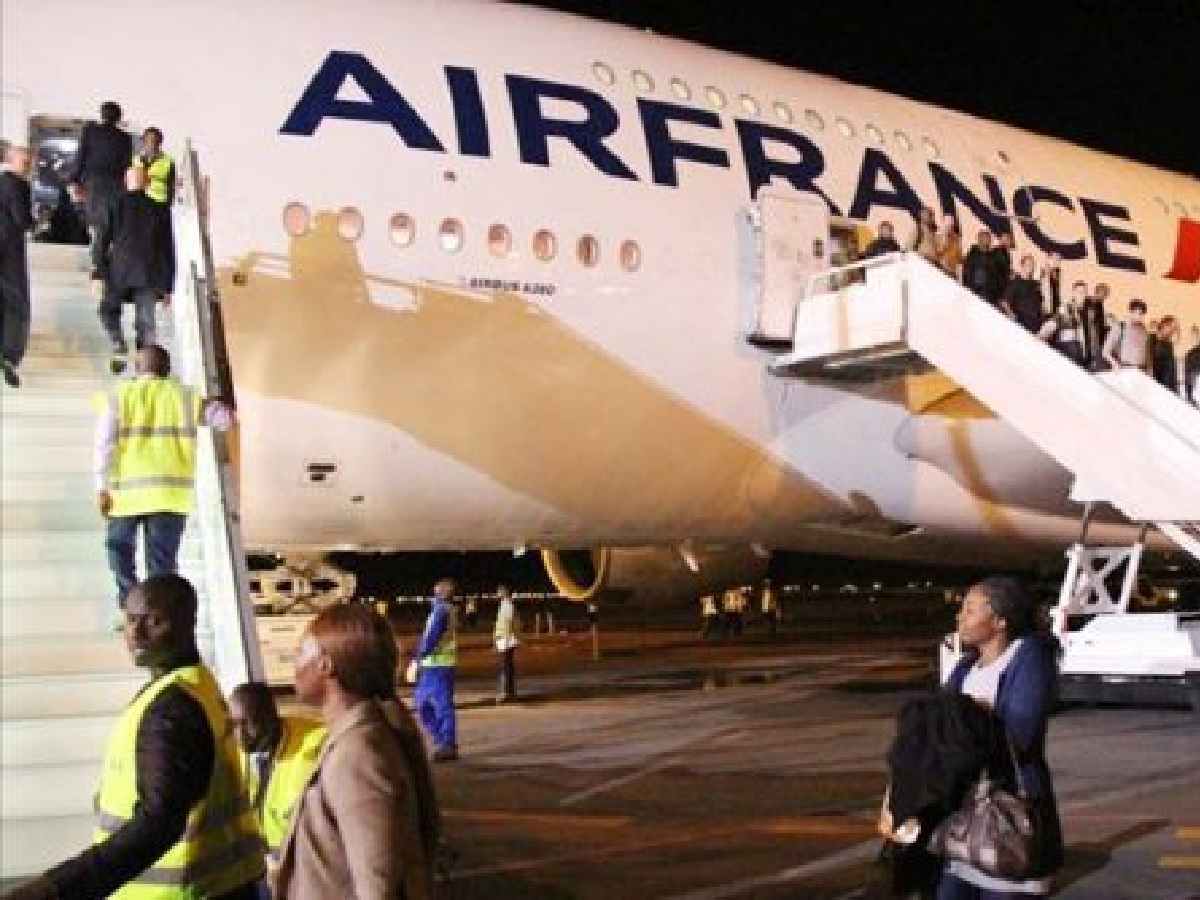 « Fais attention, il y a un terroriste… » ; cette mauvaise blague d’un agent aéroportuaire lui coûte 360 millions de FCFA