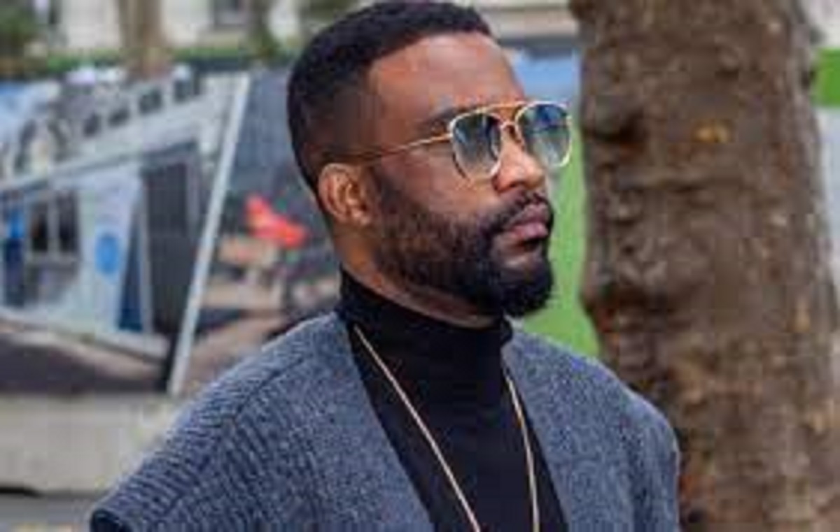 Fally Ipupa : le chanteur s’offre des chaussures à un prix astronomique, la toile sous le choc (photo)