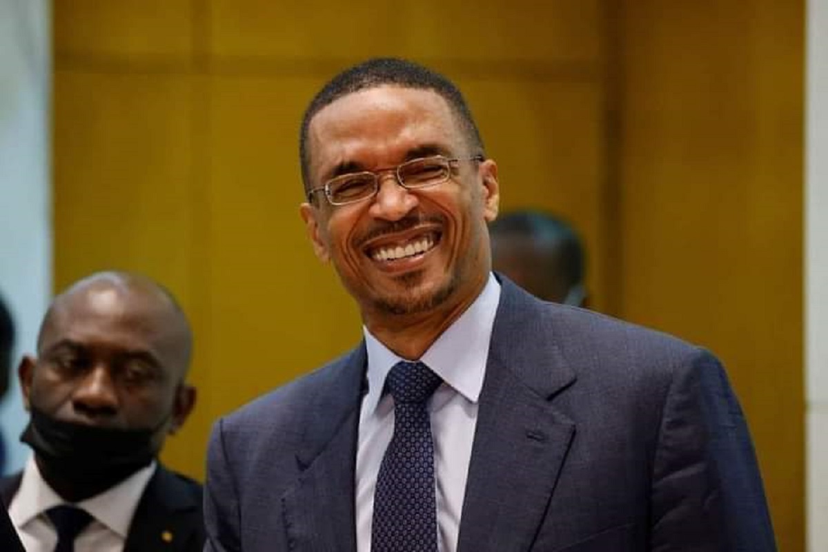 Cameroun : le fils de Paul Biya fait fondre les filles sur la toile avec sa beauté ; les messages d’amour pleuvent (photos)
