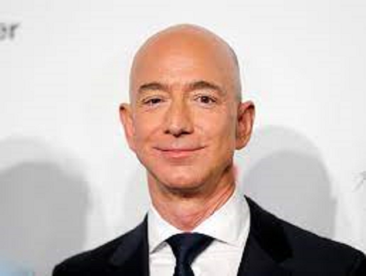 Jeff Bezos : le milliardaire prend un coup de…(photos)