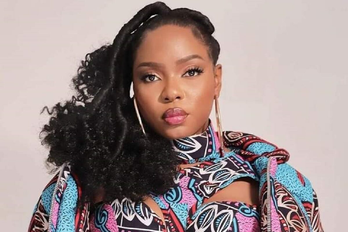 « Yemi arrête ça… »: Yemi Alade finalement au Canada ? Ce détail de sa nouvelle apparition fait jaser (photo)
