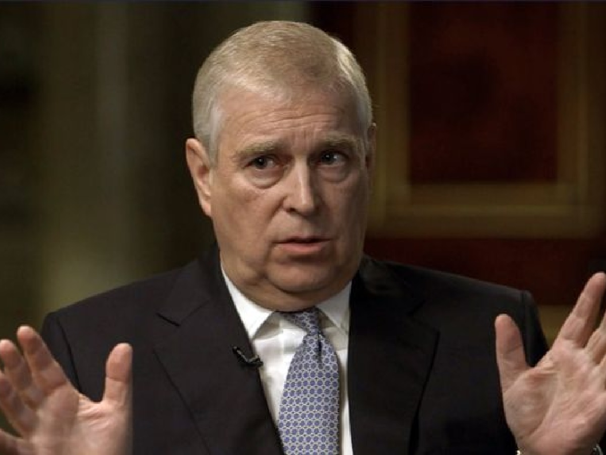 Le prince Andrew dans la tourmente : un photographe posséderait une photo qui pourrait « dévaster la famille royale »