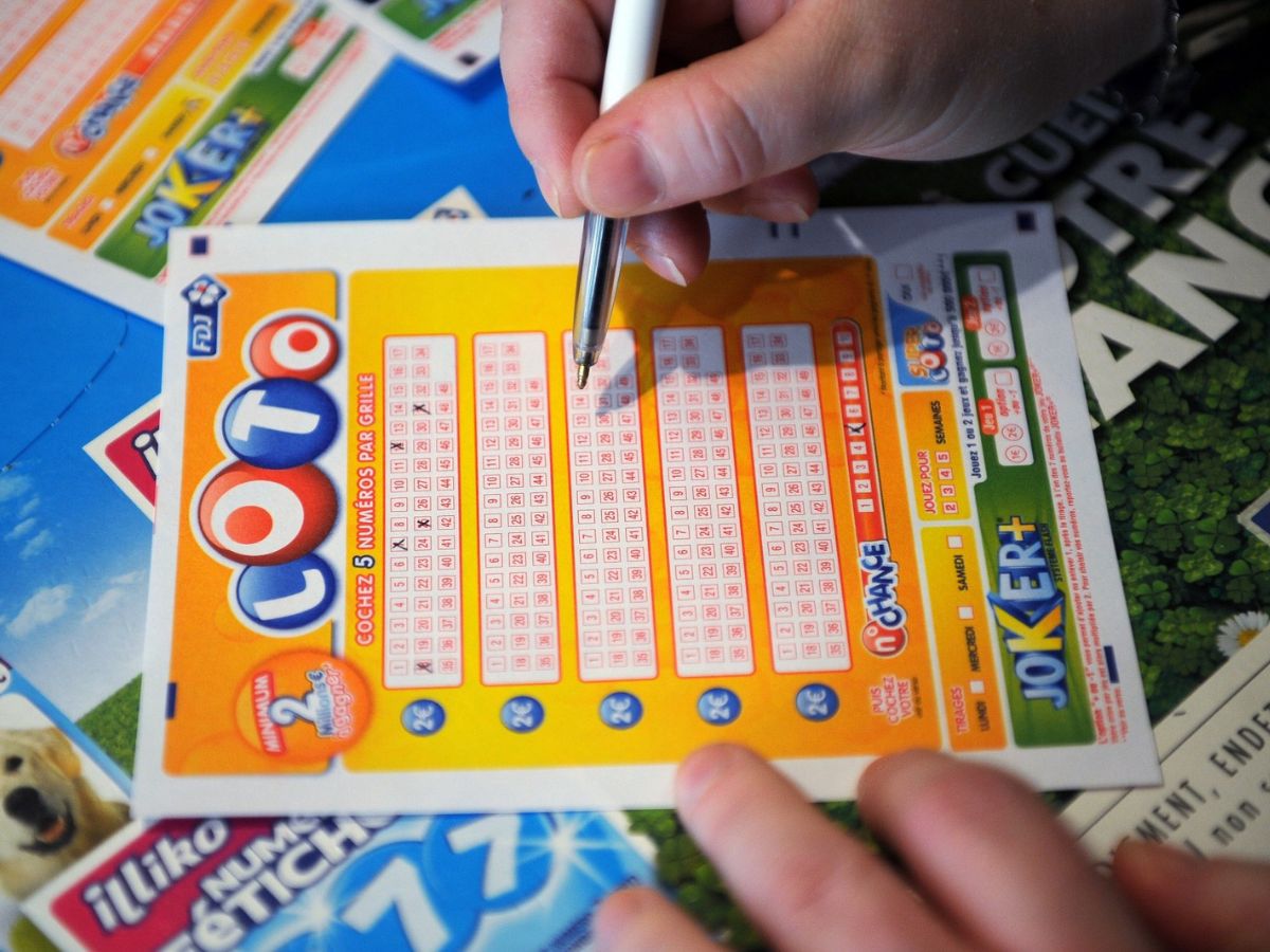 Loto : après avoir gagné plus d’1 milliard de FCFA à 16 ans, cette femme se retrouve ruinée à 35 ans et vit désormais avec…