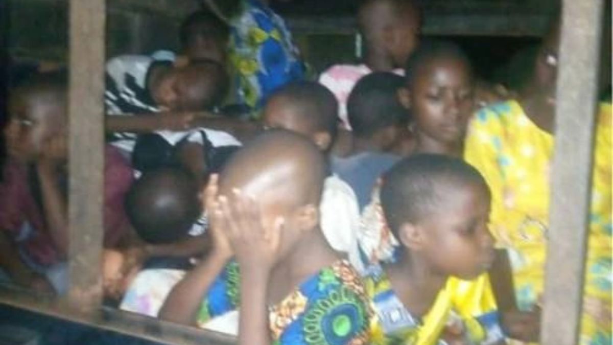 Nigeria : « Jésus m’a dit de garder les enfants à mon église et d’attendre… » ; un pasteur explique pourquoi il a « kidnappé » plus de 70 personnes