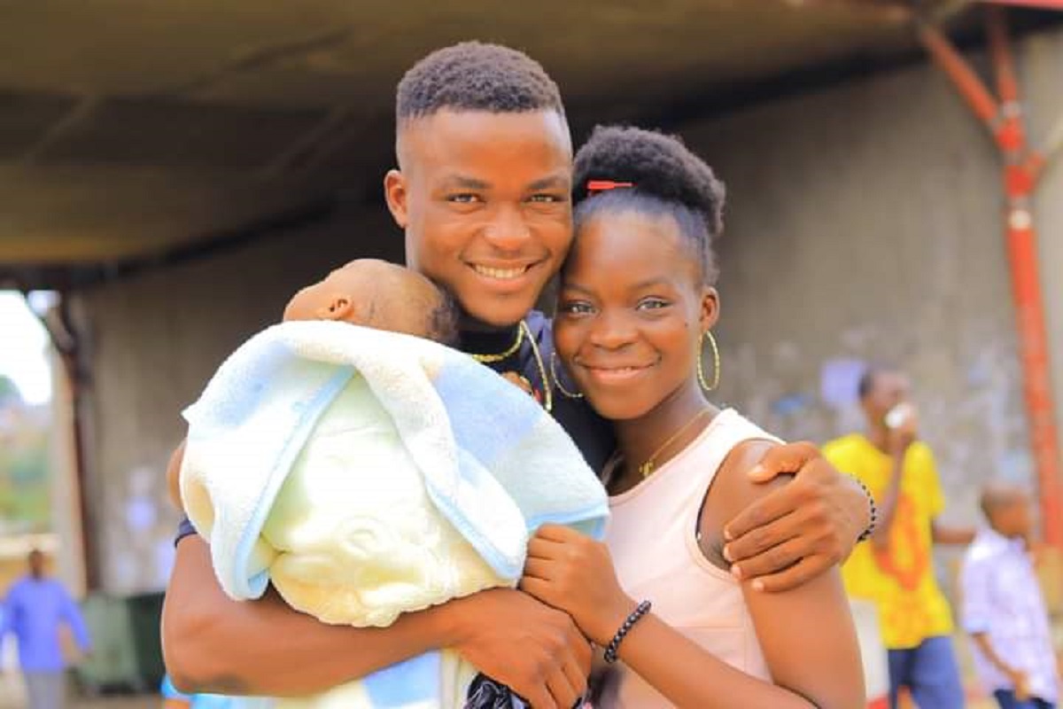 Pamelo et Esther : qui sont ces jeunes parents dont les images enflamment la toile ? (photos)