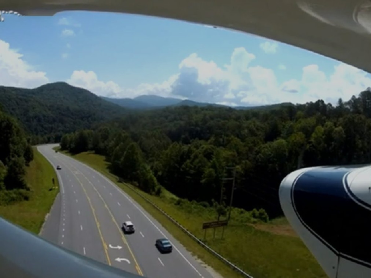 Panique aux États-Unis : un avion effectue un atterrissage d’urgence sur une autoroute