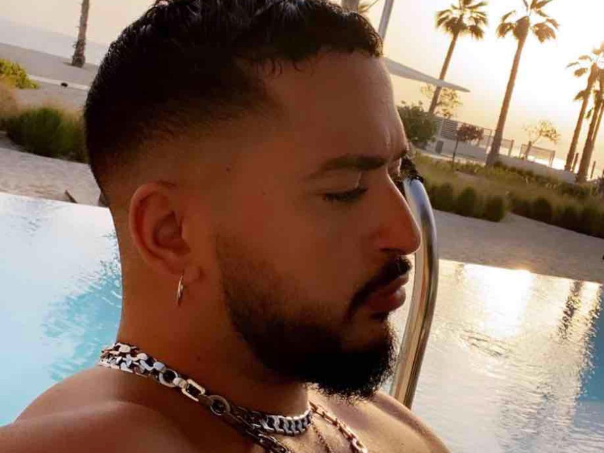 Slimane : les vacances complètement folles du chanteur à Marrakech dans les bras d’une bombe  (photo)