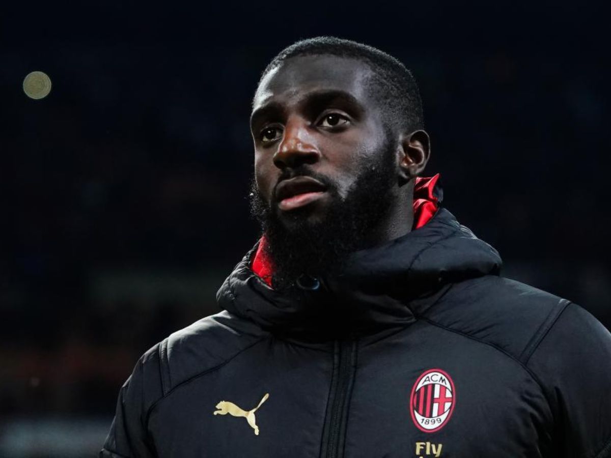 Tiémoué Bakayoko : « Je me suis retrouvé avec le flingue à un mètre de moi », la star brise le silence après son arrestation musclée (vidéo)