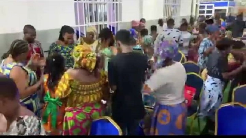 Togo : Cette prière à l’église Yesu Le Agbé Avepozo déchaîne des commentaires (vidéo)