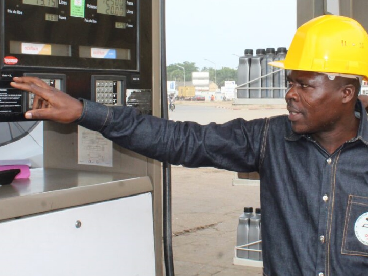 Togo : pratiques frauduleuses dans les stations d’essence ? Le gouvernement met en garde