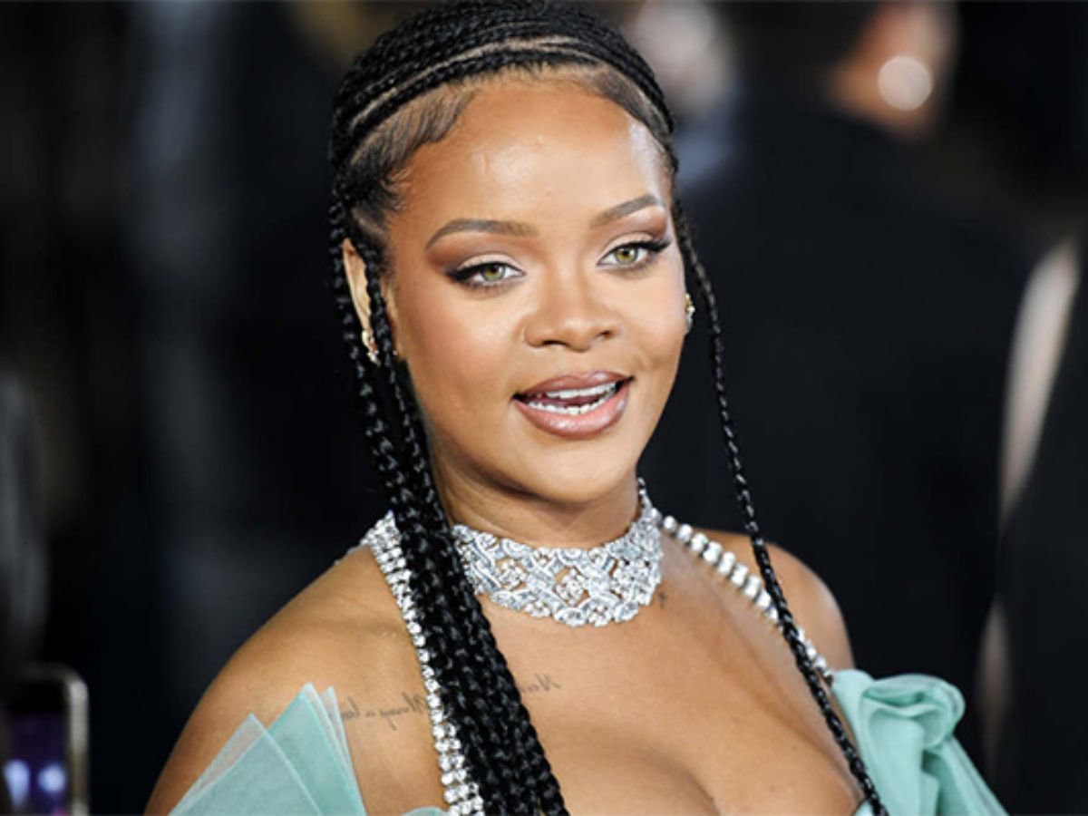 Rihanna est-elle devenue « moche » ? La toile s’enflamme (photo)
