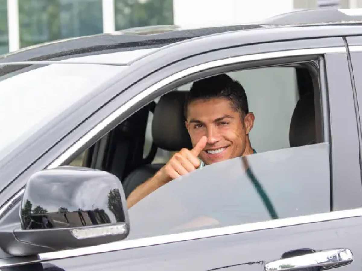 Cristiano Ronaldo : voici la voiture « banale » que la star conduisait à ses débuts
