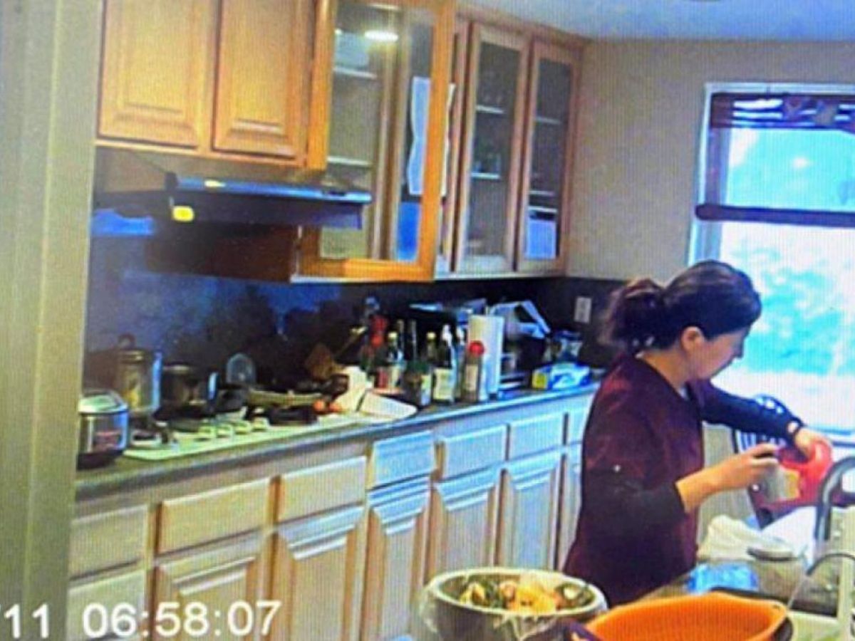 Elle essaie de tuer son mari en mélangeant son soda avec du déboucheur liquide ; la séquence est filmée (vidéo)
