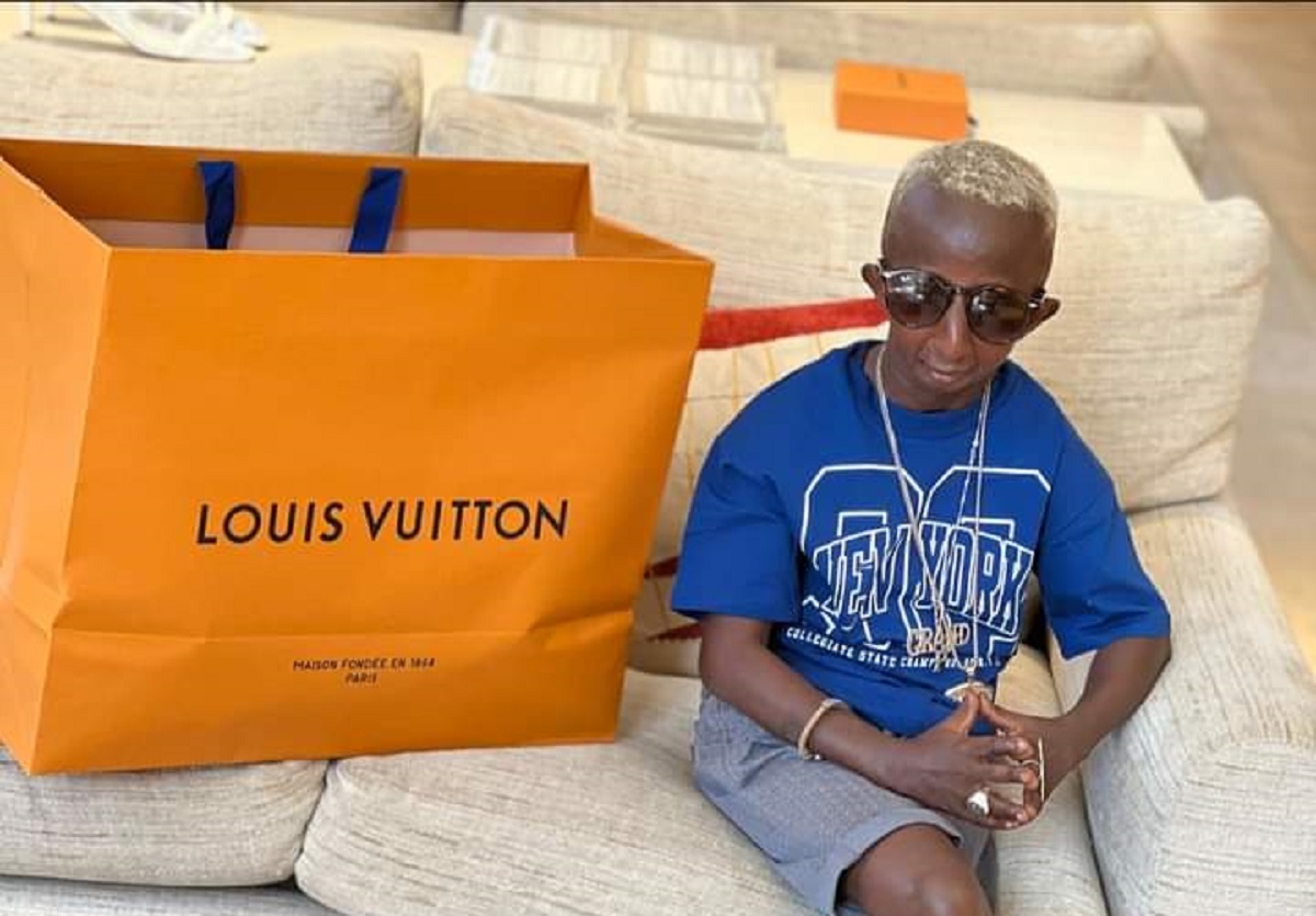 Grand P : la star guinéenne offre un coussin Louis Vuitton de près de 3 millions de FCFA à sa femme Eudoxie Yao (photos)