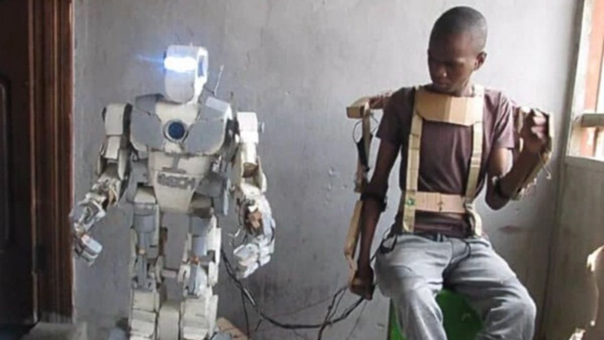 Isah Auwal-Barde : comment le « petit génie » a réussi a fabriqué un robot en utilisant une télécommande..