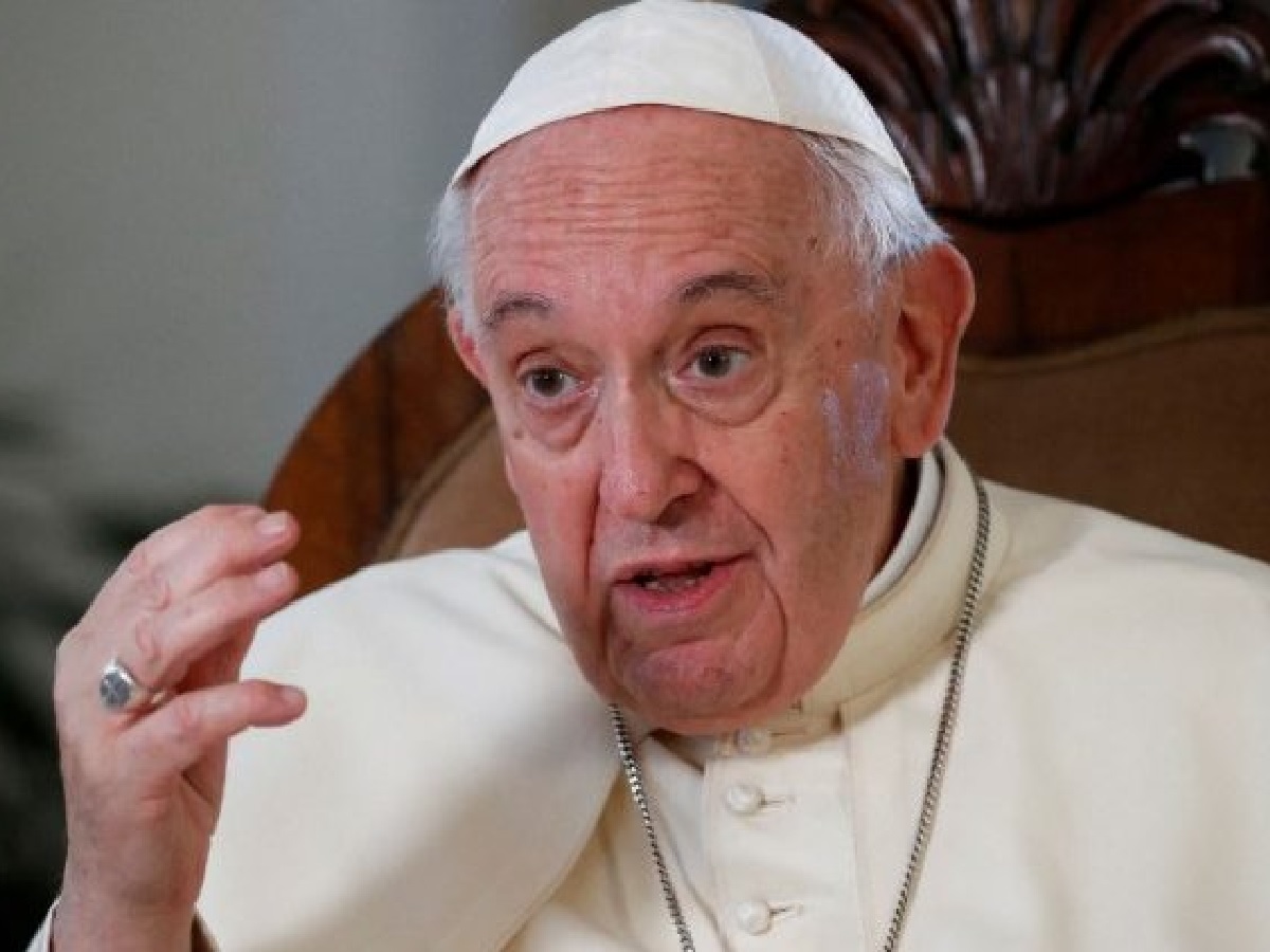 Le pape met en garde les prêtres et les sœurs : « Arrêtez de regarder du p0rno, supprimez-le de votre téléphone… »