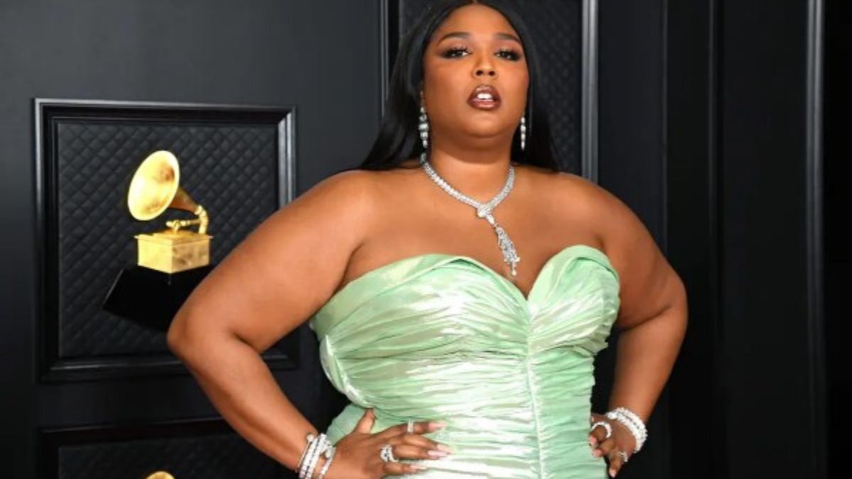 Lizzo humiliée : la chanteuse comparée à « une assiette de purée de pommes de terre » ; grosse colère sur la toile