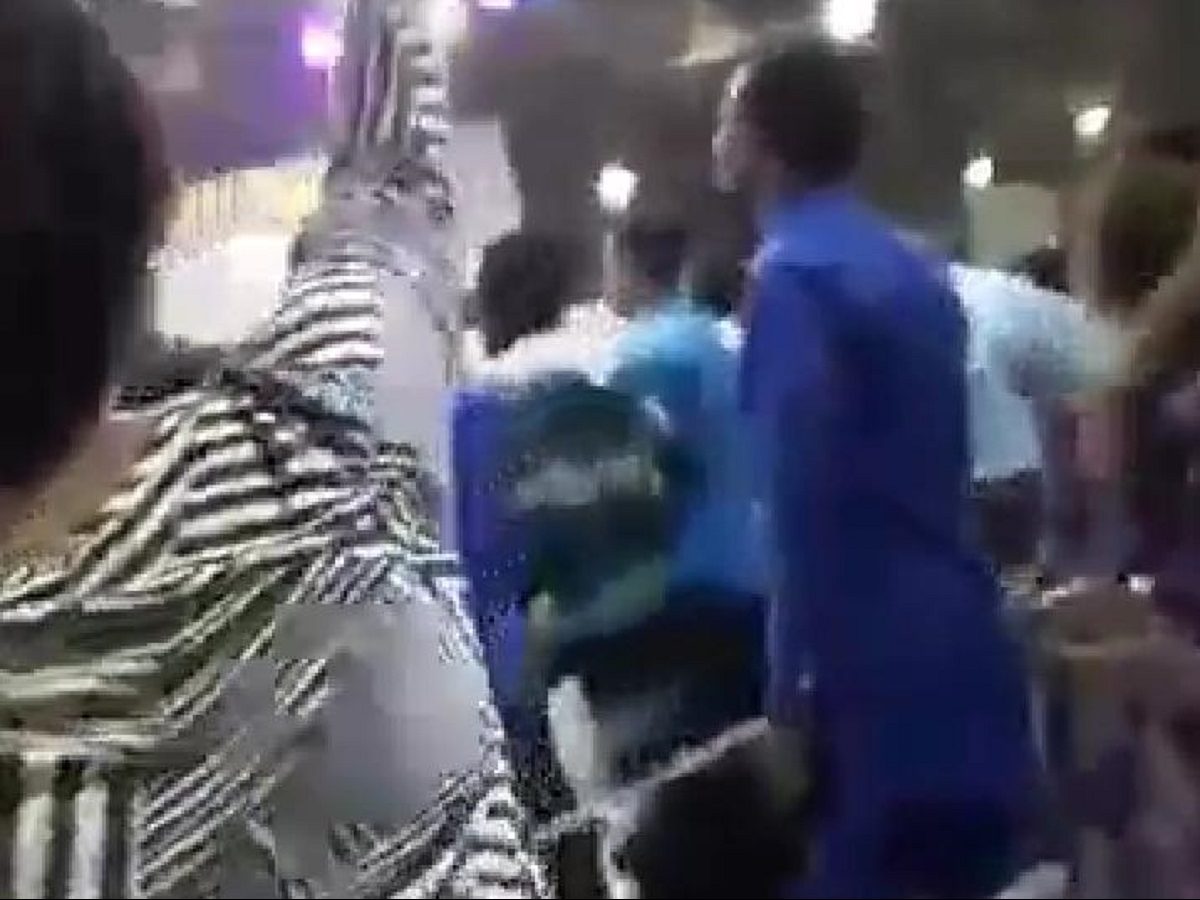  »Même à l’église, vous tentez Dieu »; cette vidéo d’une fidèle tournant les reins choque la toile